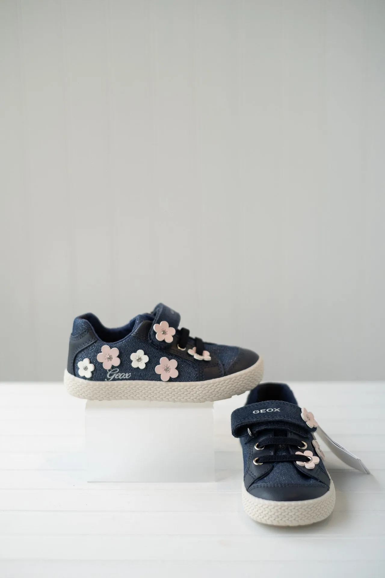 Geox Girl Sneakers Kilwi B92D5A  Navy with Pink and White Leather Flowers *