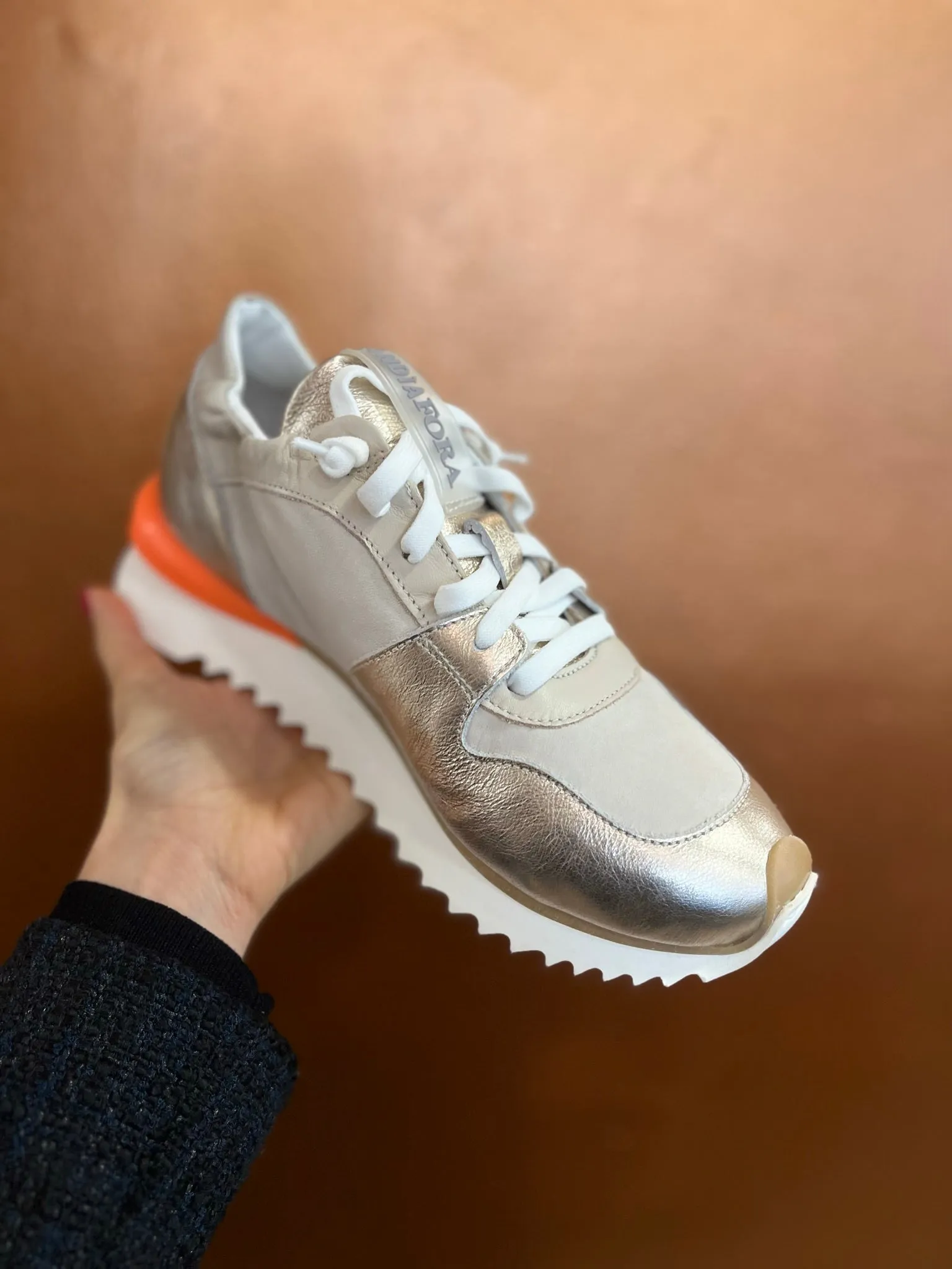 Ruffle Mellow White Runners - Silk Vanilla