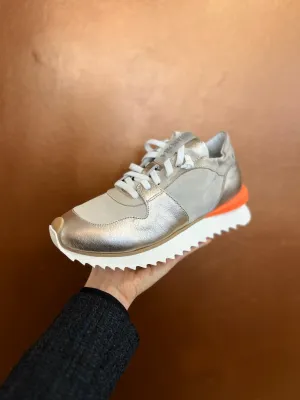 Ruffle Mellow White Runners - Silk Vanilla