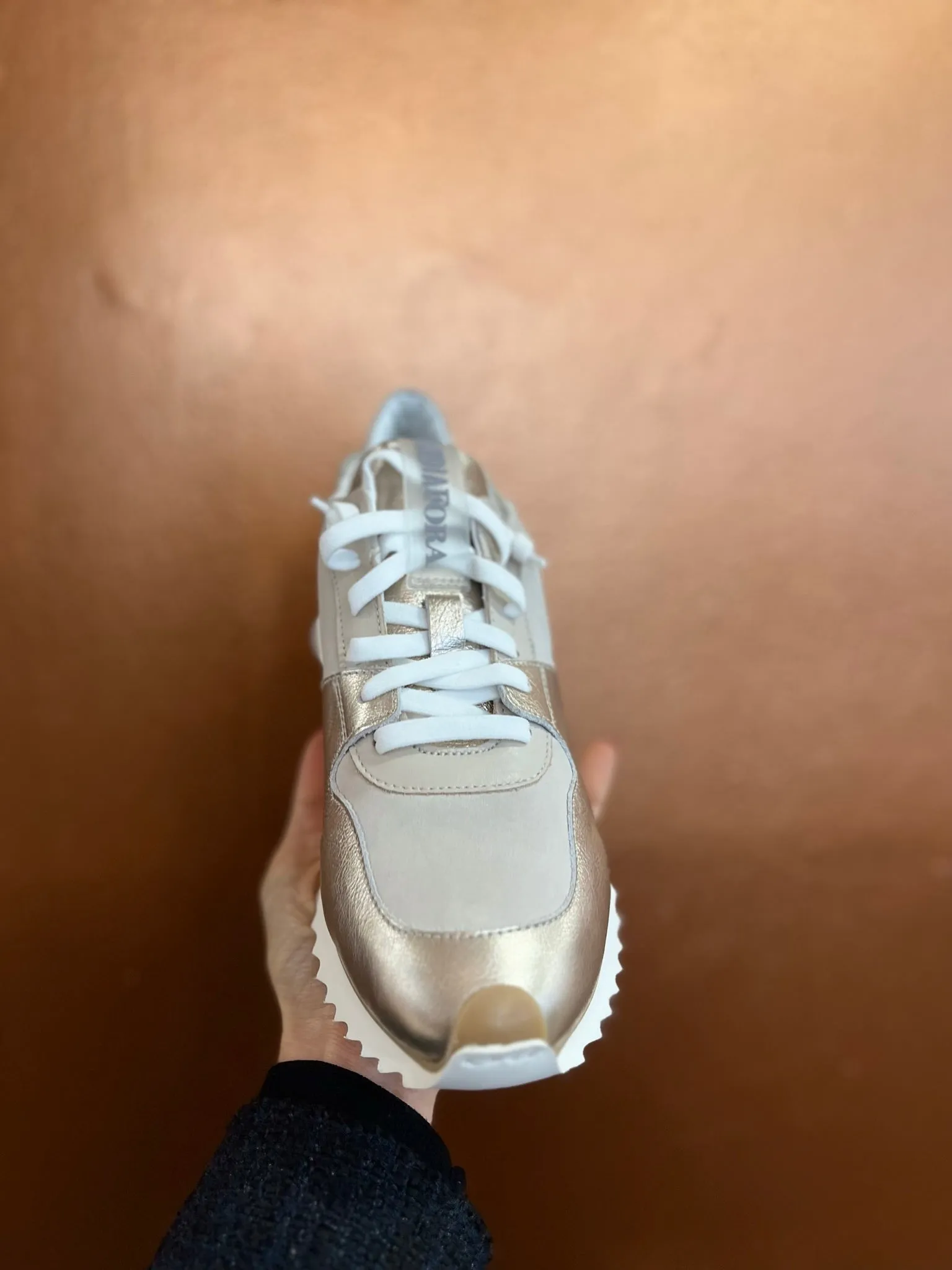 Ruffle Mellow White Runners - Silk Vanilla