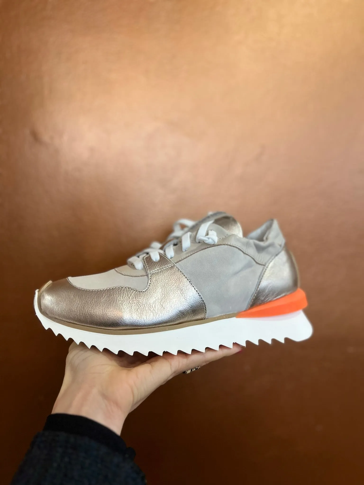 Ruffle Mellow White Runners - Silk Vanilla