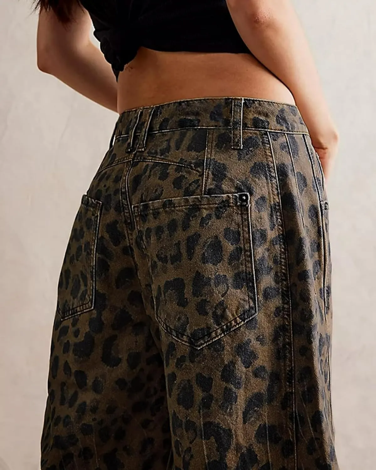 SAFRISIOR Leopard Jeans for Women Baggy Barrel Pants Mid Rise Cheetah Print Ankle Wide Leg Y2k Denim Trousers with Pockets