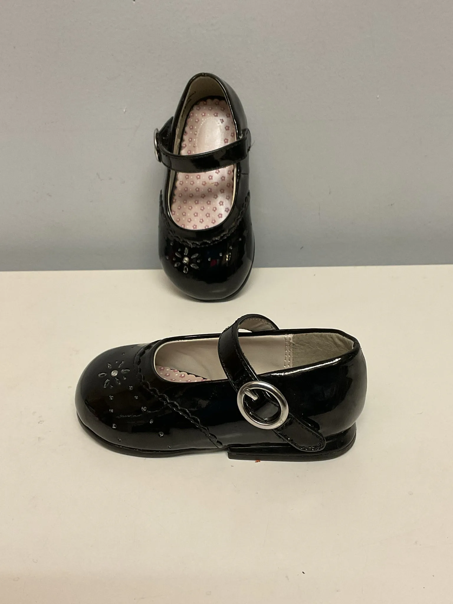 Stride Rite Child Shoe Size 4.5 Black Patent Leather Shoes