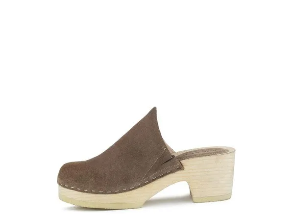The Rag Company Darcie Taupe Suede Clogs