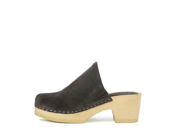 The Rag Company Darcie Taupe Suede Clogs
