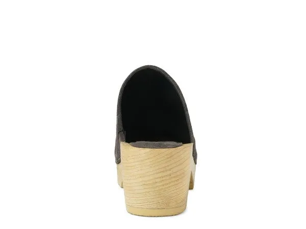 The Rag Company Darcie Taupe Suede Clogs