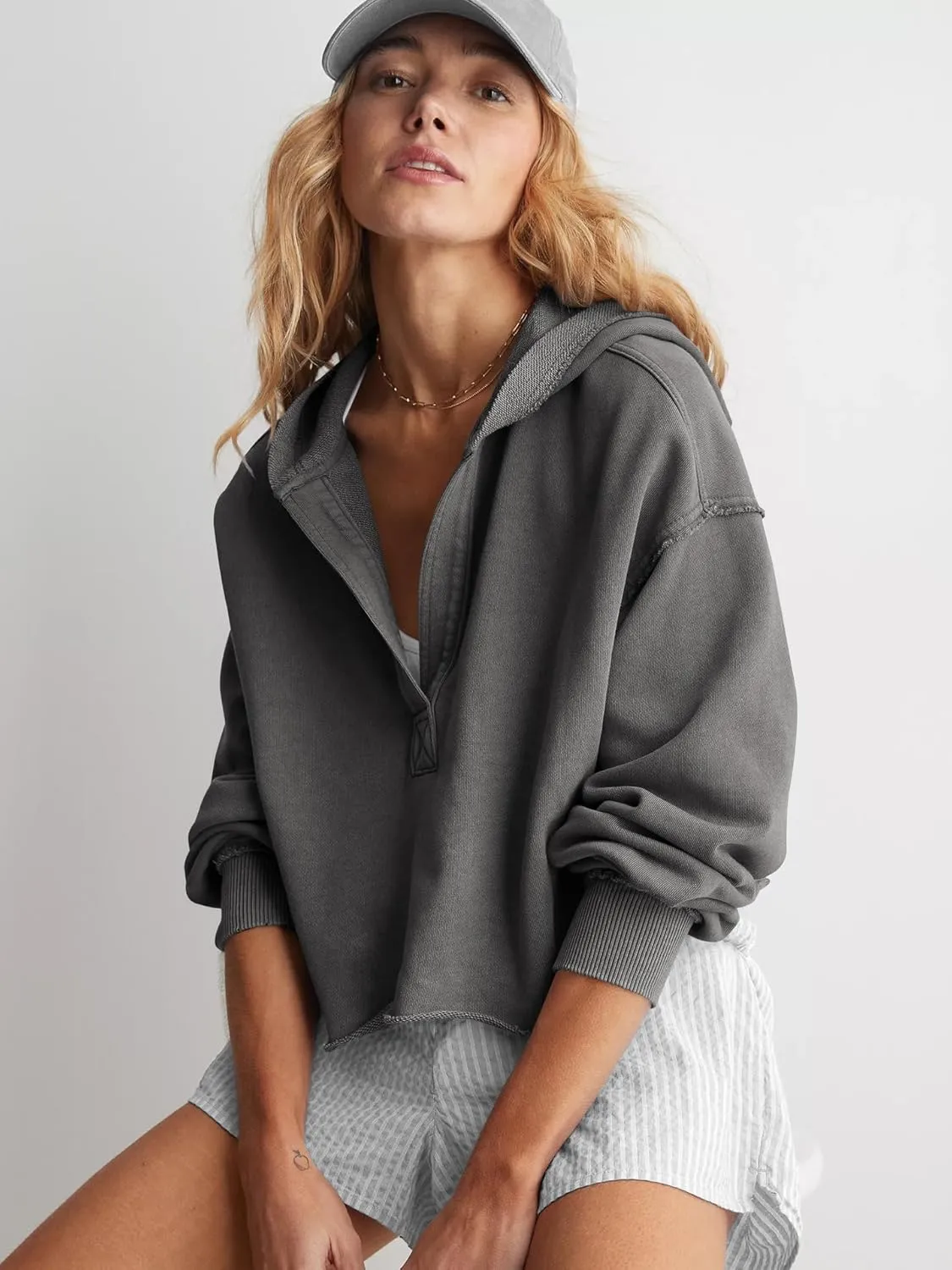 Womens Cropped Hoodies Long Sleeve V Neck Ripped Pullover Sweatshirts with Hooded Casual Crop Tops Trendy 2025
